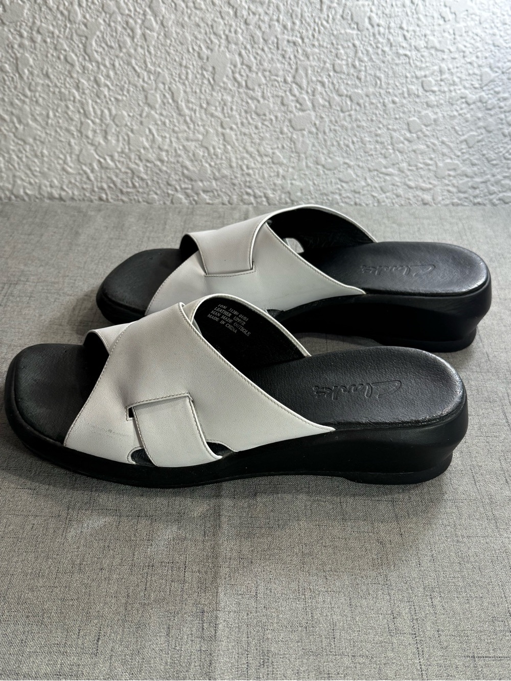 Vintage Clarks White Leather Chunky Wedge Sandals Slides Y2K Women's 10M - Picture 8 of 13